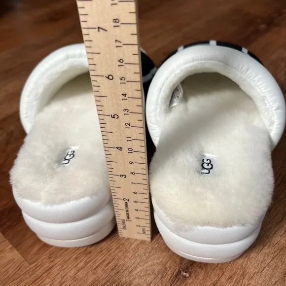 NWOB UGG Maxi‎ Slide Logo Real Fur From: Lamb, Fur Origin Australia 🇦🇺 Sz 8